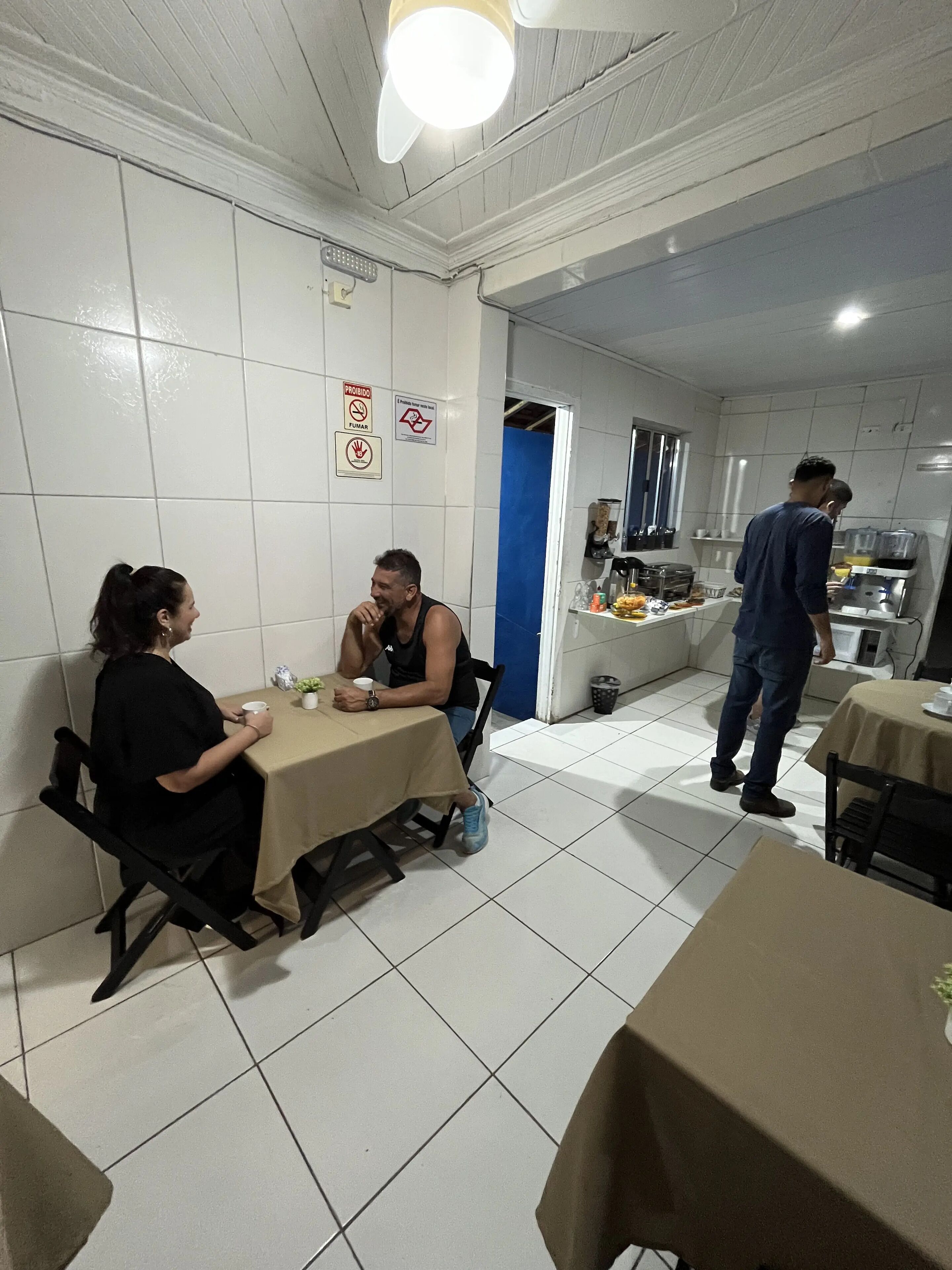 Café da manhã feito na hora grátis todos os dias
