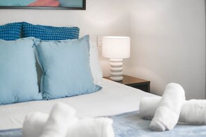 1 bedroom, iron/ironing board, WiFi, bed sheets - Studio Nestled in the Vibrant Heart of Adelaide (Adelaide)