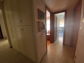 Interior - Roman Holidays24 (Roma)