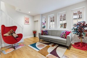 Living area - Entire mews next to Hyde Park (London)