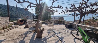 Manos Luxury Apartments