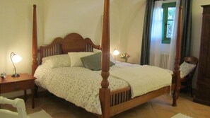 4 Schlafzimmer, Bügeleisen/Bügelbrett, Internetzugang, Bettwäsche