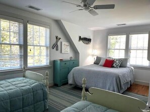 3 bedrooms, iron/ironing board, Internet, bed sheets