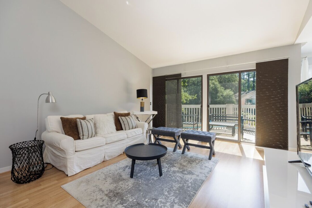 2382 Lighthouse Tennis: 1 Bedroom Pet Friendly, Free Bikes, Pool, Tennis