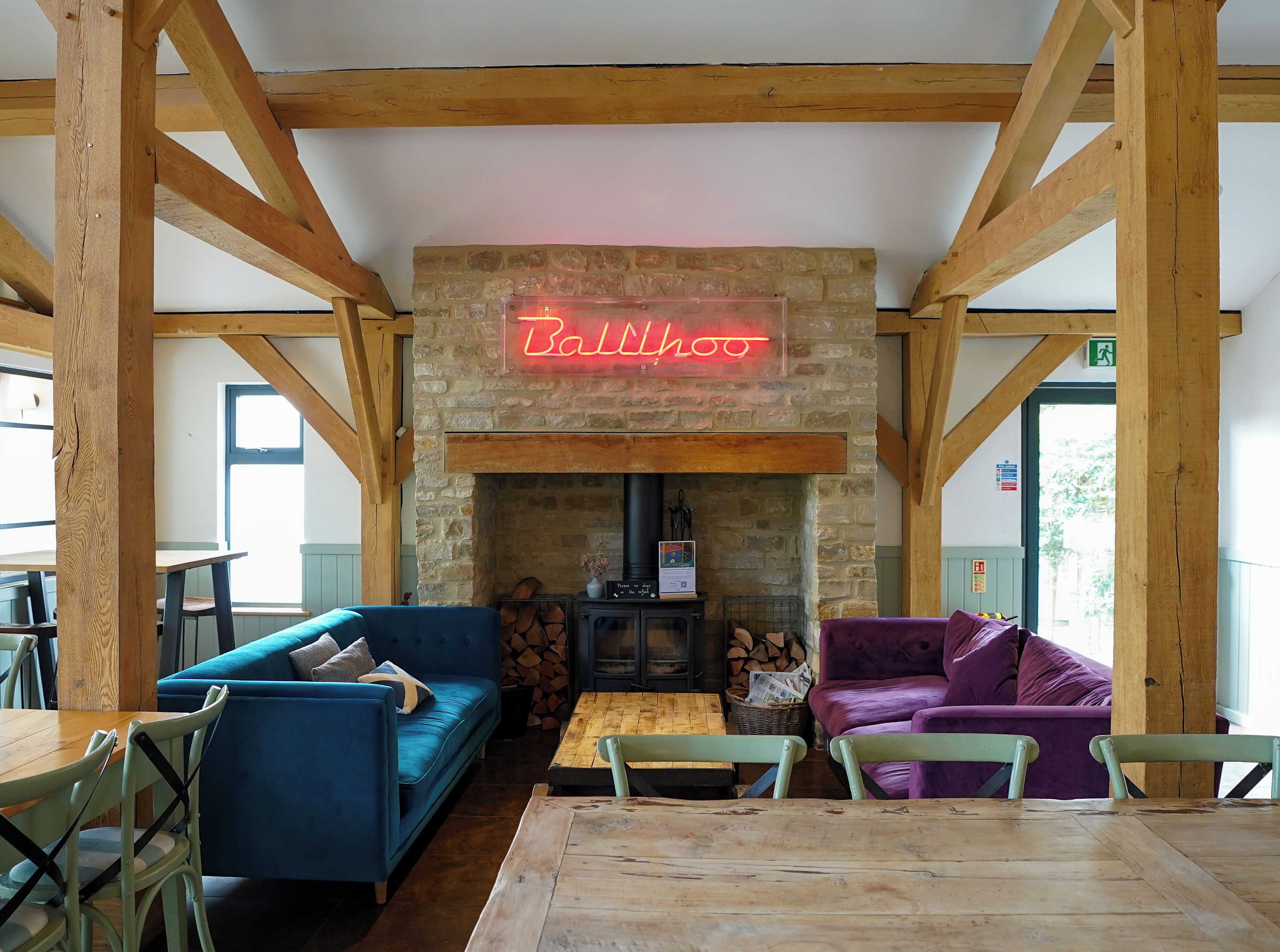 Toad Hall: Pet-friendly Family Stay, Lake Access - Cotswolds