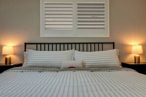 4 chambres, fer et planche à repasser, Wi-Fi, literie fournie