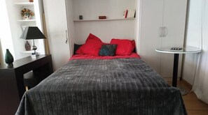 1 soverom, strykejern/-brett, wi-fi og sengetøy