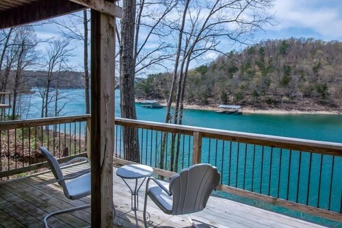 Lake Front, Lake Access, Fire Pit, Pet Friendly