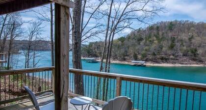 Lake Front, Lake Access, Fire Pit, Pet Friendly