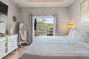 5 bedrooms, desk, iron/ironing board, WiFi - Lake Front, Lake Access, Fire Pit, Pet Friendly (Eureka Springs)