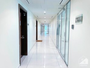 Front of property - Gorgeous 1B With Balcony in Business Bay (Dubai)