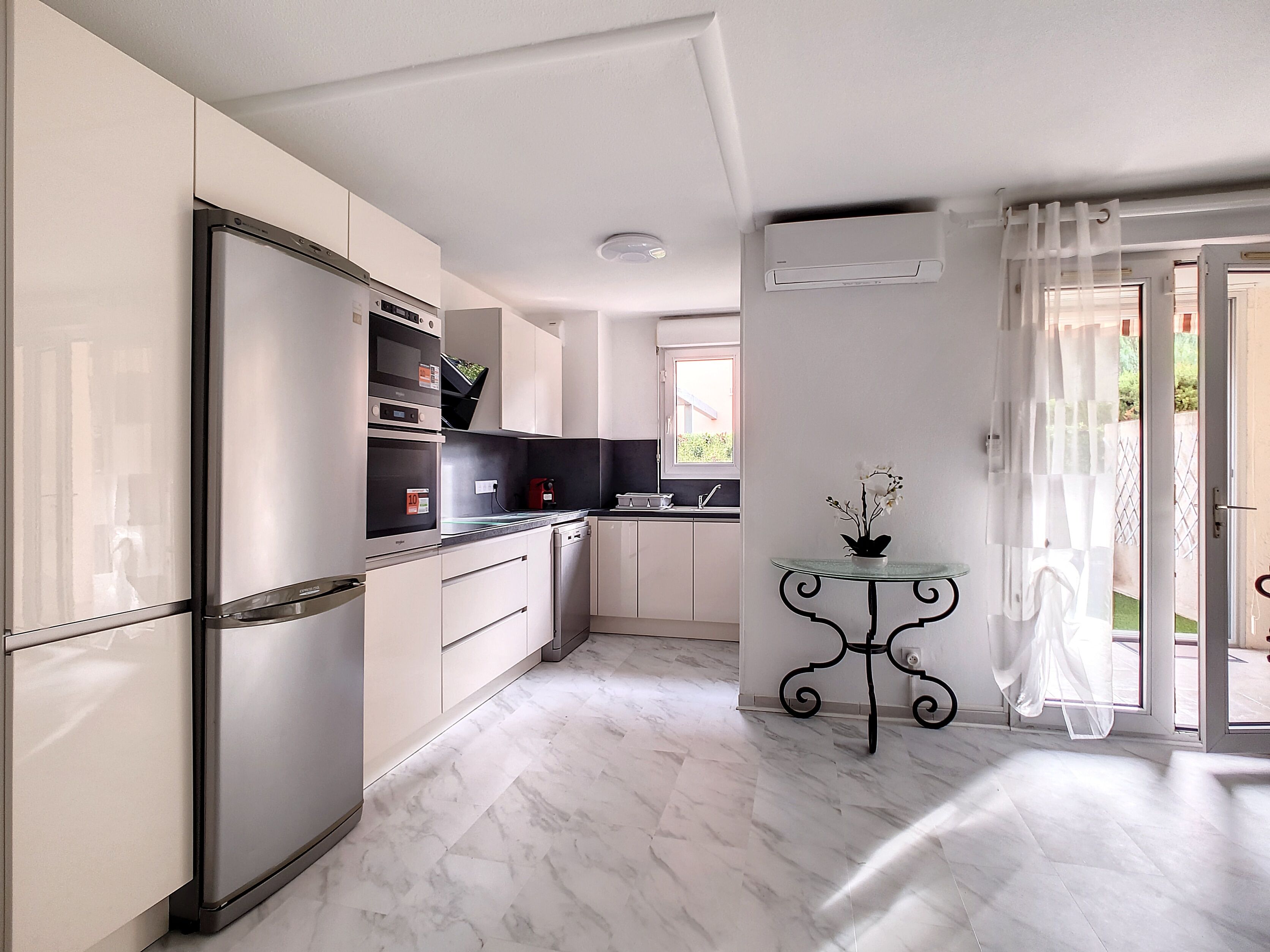 Coffee/tea maker, microwave, oven, stovetop
