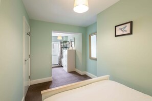 2 soverom, strykejern/-brett, wi-fi (inkludert) og sengetøy