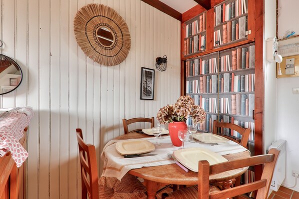 Dining - Quiet getaway with swimming pool, 400m from the beach (Sarzeau)