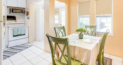 19 Mi to Disney World: Bright Haines City Getaway!
