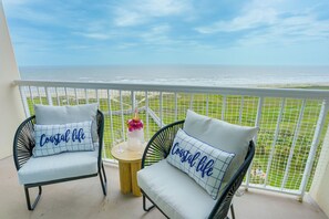Apartment (1 Bedroom) | Interior - Pool & Beach Access: Oceanfront Galveston Condo (Galveston)