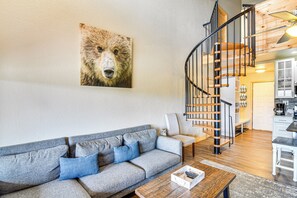 Apartment (1 Bedroom) | Interior - Hot Tub & Indoor Pool Access at Granby Condo (Granby)