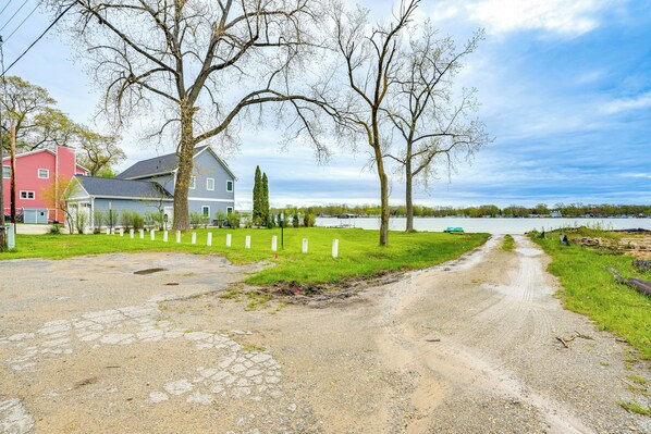 House (2 Bedrooms) | Interior - Kayak & Fish: 1 Block to Lakeside Park & Ramp! (Dowagiac)