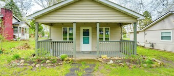 Kayak & Fish: 1 Block to Lakeside Park & Ramp!