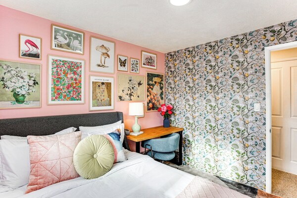 Vibrant Tacoma Retreat, Near Point Defiance Park! - Tacoma, WA