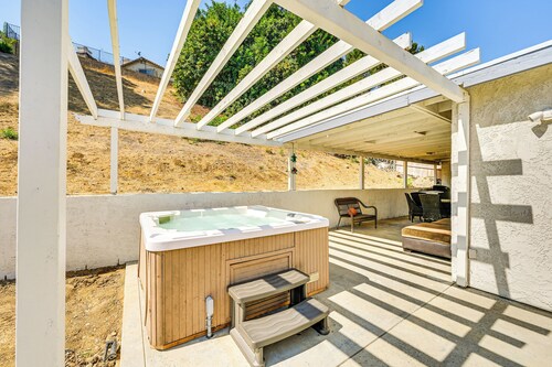 Fireplace, Hot Tub, Patio & Bbq: San Diego Home