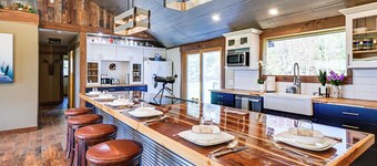 Ice Fishing On-site: Waterfront Nekoosa Home!