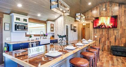 Ice Fishing On-site: Waterfront Nekoosa Home!