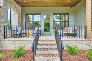 House (5 Bedrooms) | Interior - Idyllic Belmont Home < 1 Mi to Historic District! (Belmont)