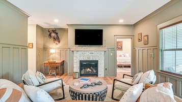 House (5 Bedrooms) | Interior