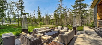 Chic Bellaire Home w/ Outdoor Kitchen on Clam Lake