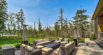 Chic Bellaire Home w/ Outdoor Kitchen on Clam Lake