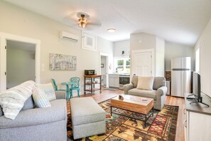 Interior - Riverfront Shenandoah Getaway w/ Kayaks & Tubes! (Shenandoah)