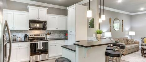 House (3 Bedrooms) | Interior