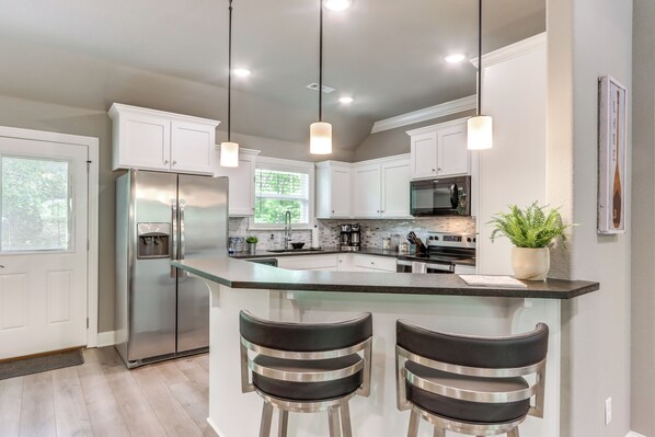 House (3 Bedrooms) | Interior - Eureka Springs Family Home - 1/2 Mi to Marina! (Eureka Springs)