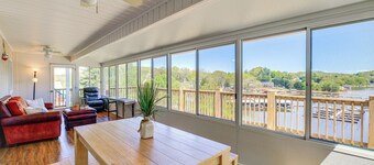 Kingsport 'boone Lake Hideaway' w/ Deck & Views!
