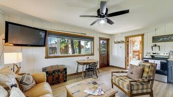 House (2 Bedrooms) | Interior