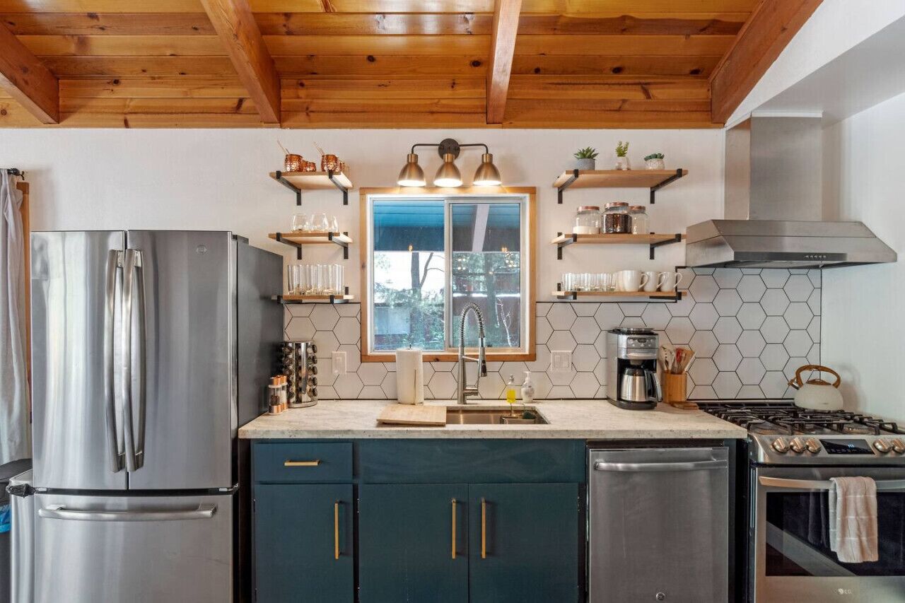 冰箱、微波炉、烤箱、炉灶