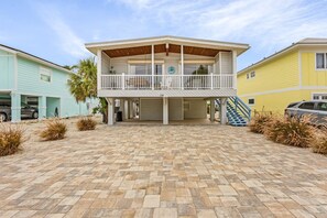 Exterior - 230 Palermo Cir 3 Bedroom Home by RedAwning (Fort Myers Beach)