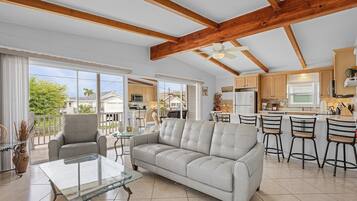 House, 3 Bedrooms | Living area | Smart TV