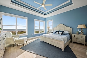 House, 4 Bedrooms - Papa's Boat House - 8214 Estero Blvd 4 Bedroom Home by RedAwning (Fort Myers Beach)
