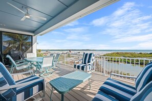 House, 4 Bedrooms | BBQ/picnic Area - Papa's Boat House - 8214 Estero Blvd 4 Bedroom Home by RedAwning (Fort Myers Beach)