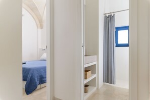 Deluxe-Villa, Poolblick | 4 Schlafzimmer, Bügeleisen/Bügelbrett, kostenloses WLAN, Bettwäsche