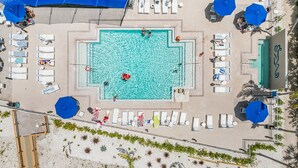 Kondominium, 3 kamar tidur | Kolam renang | Sebuah kolam renang air hangat