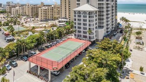 Kondominium, 3 kamar tidur | Lapangan tenis