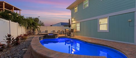 Casa, 3 habitaciones | Piscina | Una piscina climatizada