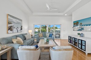 Casa, 3 quartos | Área de estar | Smart TV