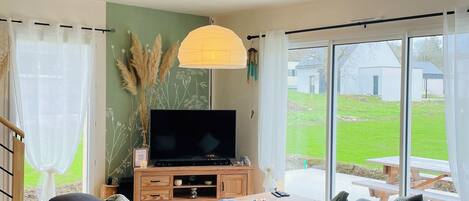 Télévision, livres, chaßne hi-fi