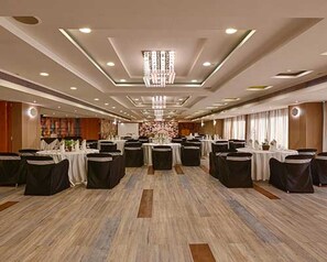 Banquet hall - Hotel Page One (Ahmedabad)