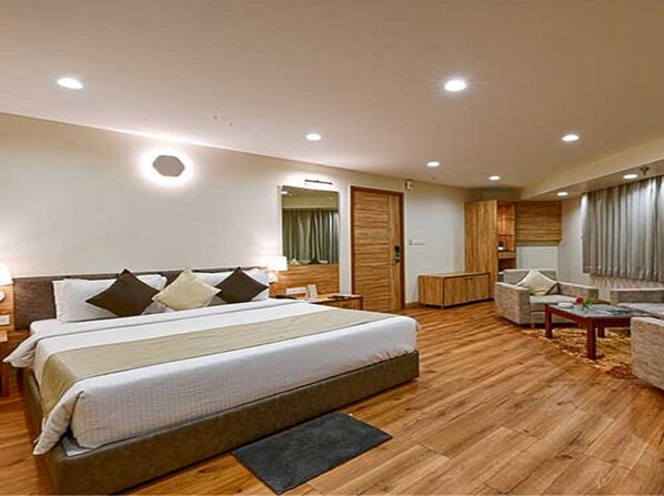 ห้องดีลักซ์ดับเบิล, วิวเมือง | ตู้นิรภัยในห้องพัก, โต๊ะทำงาน, เตารีด/โต๊ะรีดผ้า, Wi-Fi ฟรี