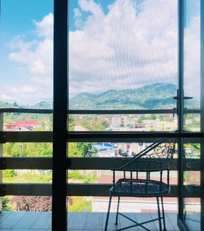 Traditional Double Room, Mountain View | Desk, bed sheets